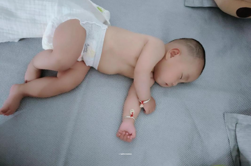 南漳宝宝多久会坐